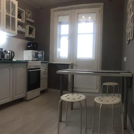 Ona Vasha Kvartira Ryadom S M. Malinovka Appartamento